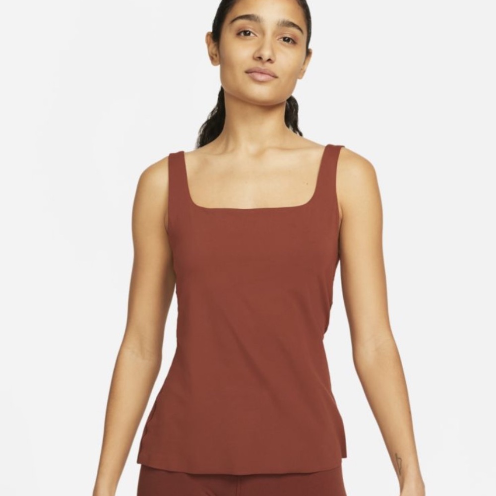 Nike Yoga Luxe Women's‎ Shelf-bra Tank
